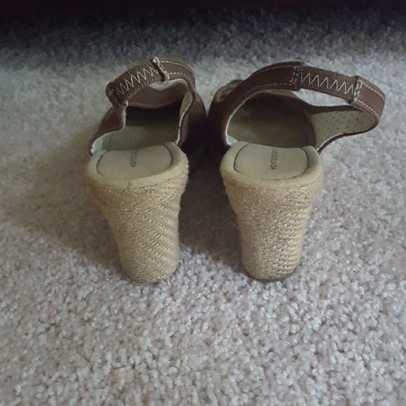 Shoes - Picture 4 of 6